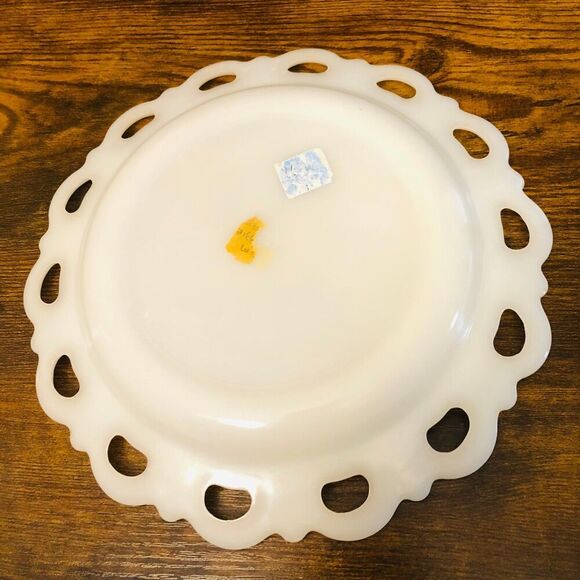 Vintage Milk Glass 8" Plate with Scalloped Lace Edge - Picture 3 of 4